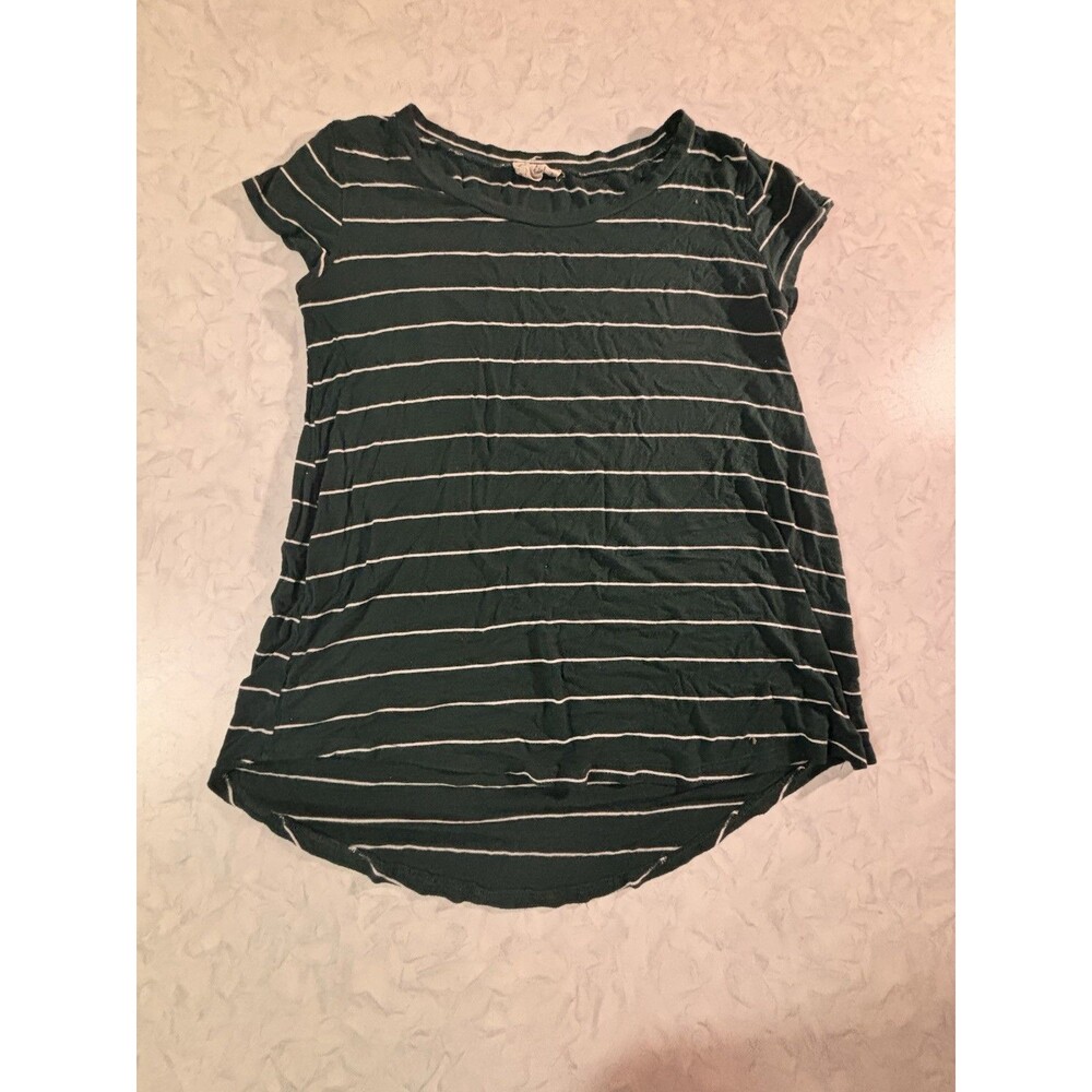 Betseys Boutique Shop Top Womens Small Green White Striped High Low Hem Tee S